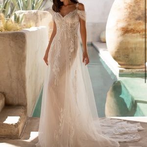 2021 Pronovias Hunter Gown -Sample